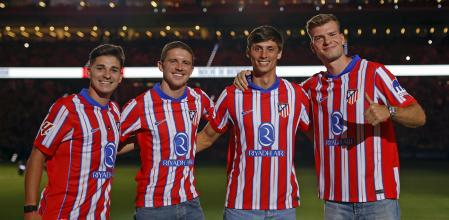 娱乐, 的报道, 并伴有现场 娱乐, 的报道, 并伴有现场