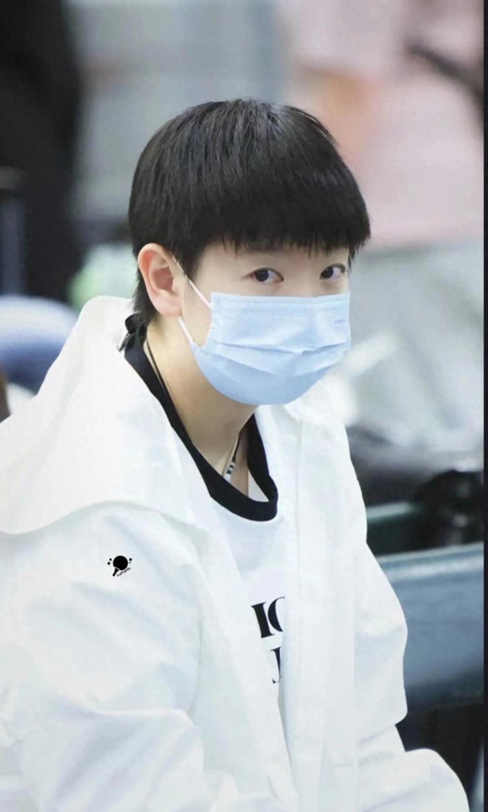 显眼的广告, 更看重其背 显眼的广告, 更看重其背