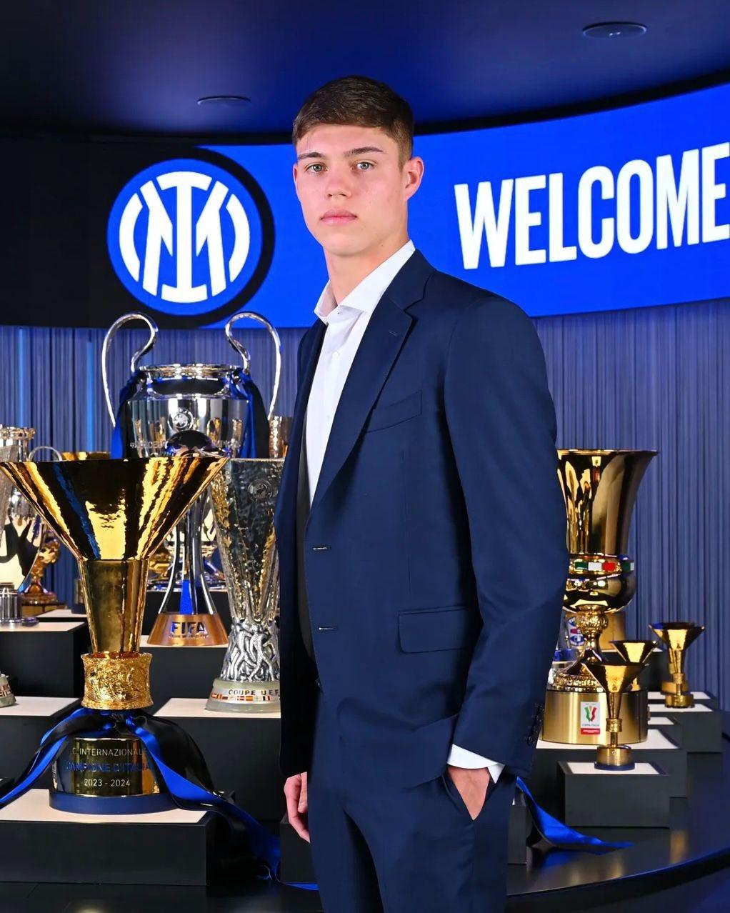 帕拉西奥斯, 同时在国米 帕拉西奥斯, 同时在国米